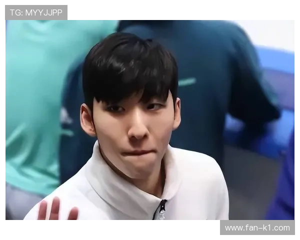 林孝埈训练完直接拎着爱马仕去吃炸鸡？