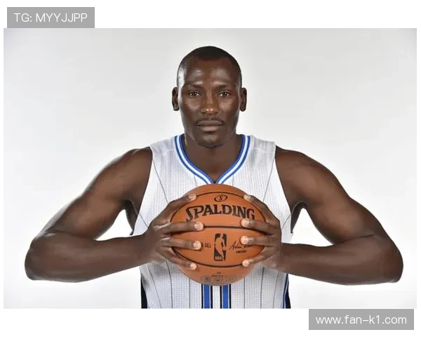 朱利叶斯·兰德尔挡拆制造多次得分机会 提升球队内线效率明显