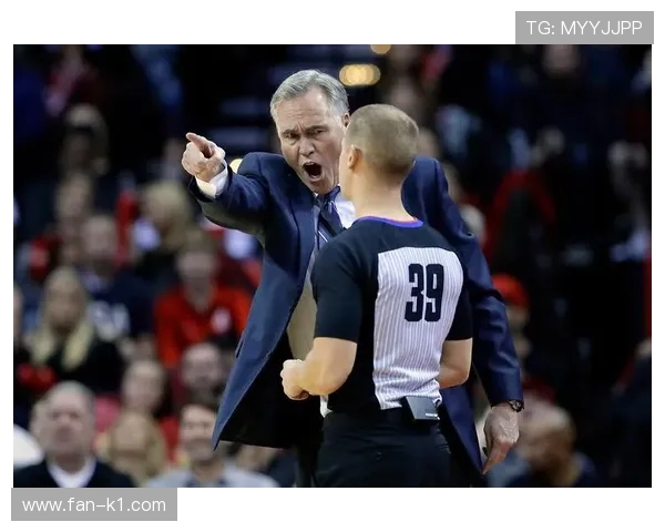 半场哨响后发生的犯规是否判罚？规则如何界定比赛暂停时刻